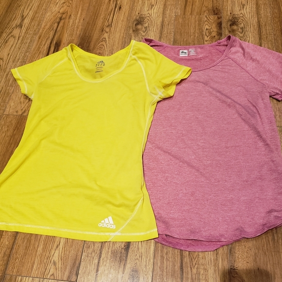 Adidas and Reebok bundle Medium 3/$10❤ - Picture 1 of 8